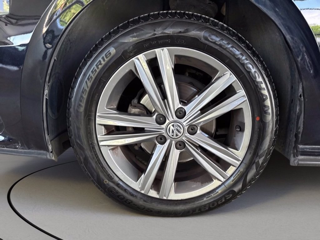 https://cdn-sm.caraffinity.it/images/vehicles/4725056/5/large