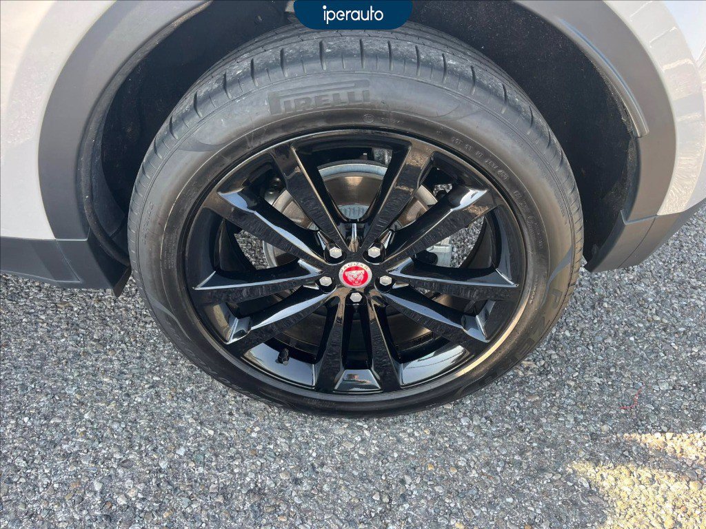 https://cdn-sm.caraffinity.it/images/vehicles/4725224/6/large