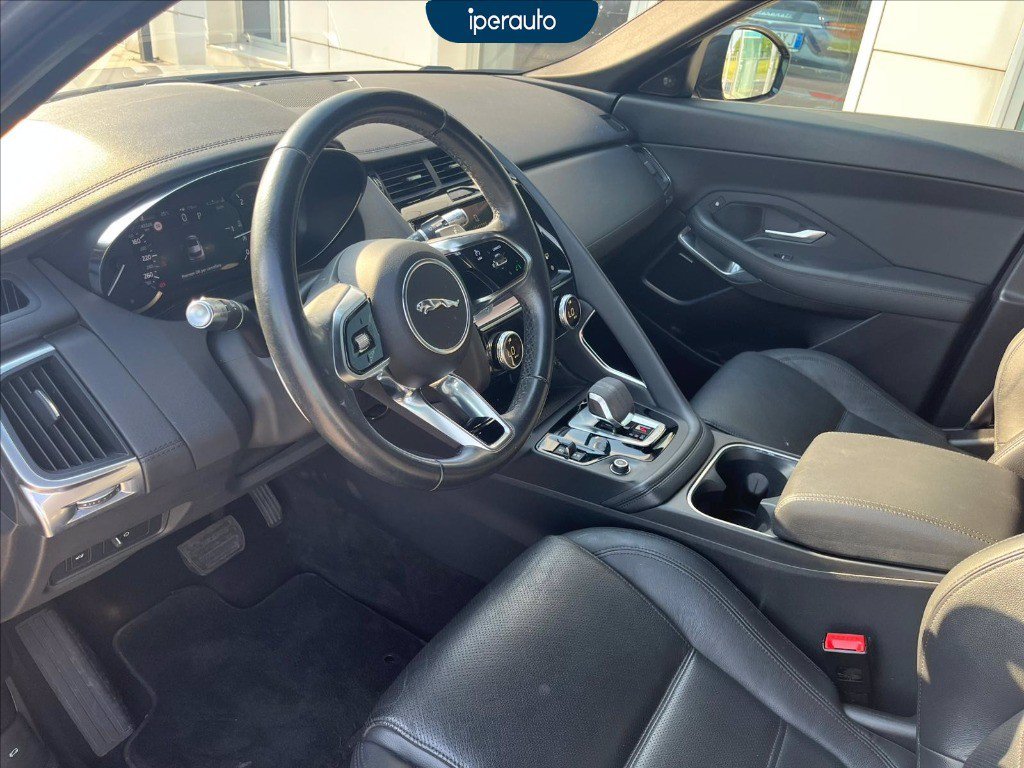 https://cdn-sm.caraffinity.it/images/vehicles/4725224/7/large