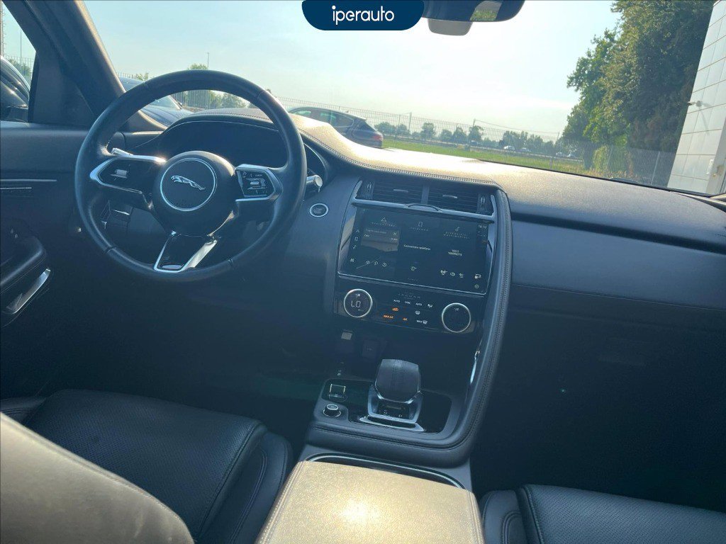 https://cdn-sm.caraffinity.it/images/vehicles/4725224/8/large