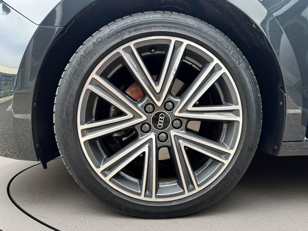 https://cdn-sm.caraffinity.it/images/vehicles/4726767/6/large