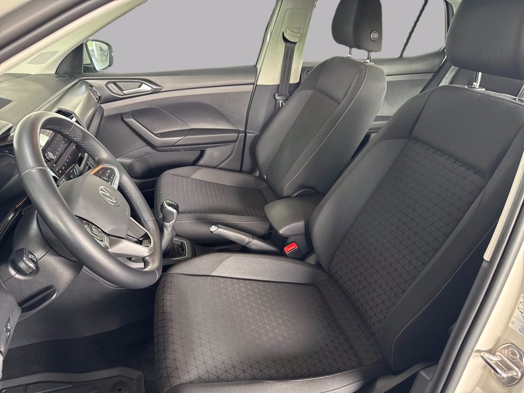 https://cdn-sm.caraffinity.it/images/vehicles/4726776/7/large