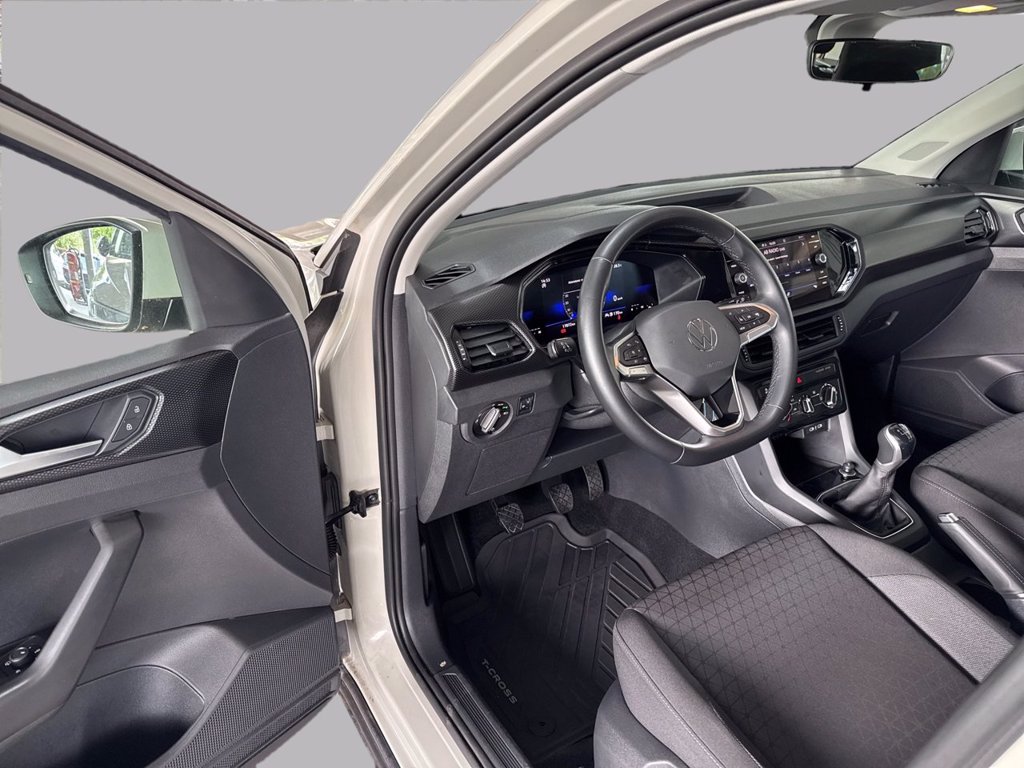 https://cdn-sm.caraffinity.it/images/vehicles/4726776/8/large