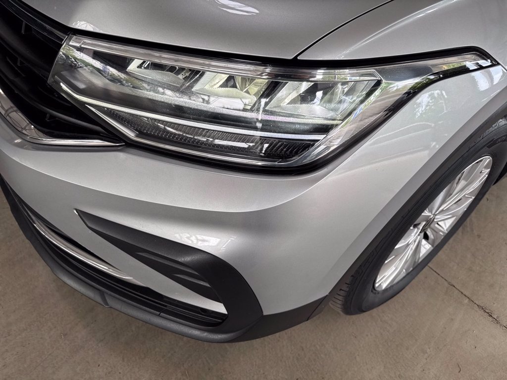 https://cdn-sm.caraffinity.it/images/vehicles/4726778/5/large