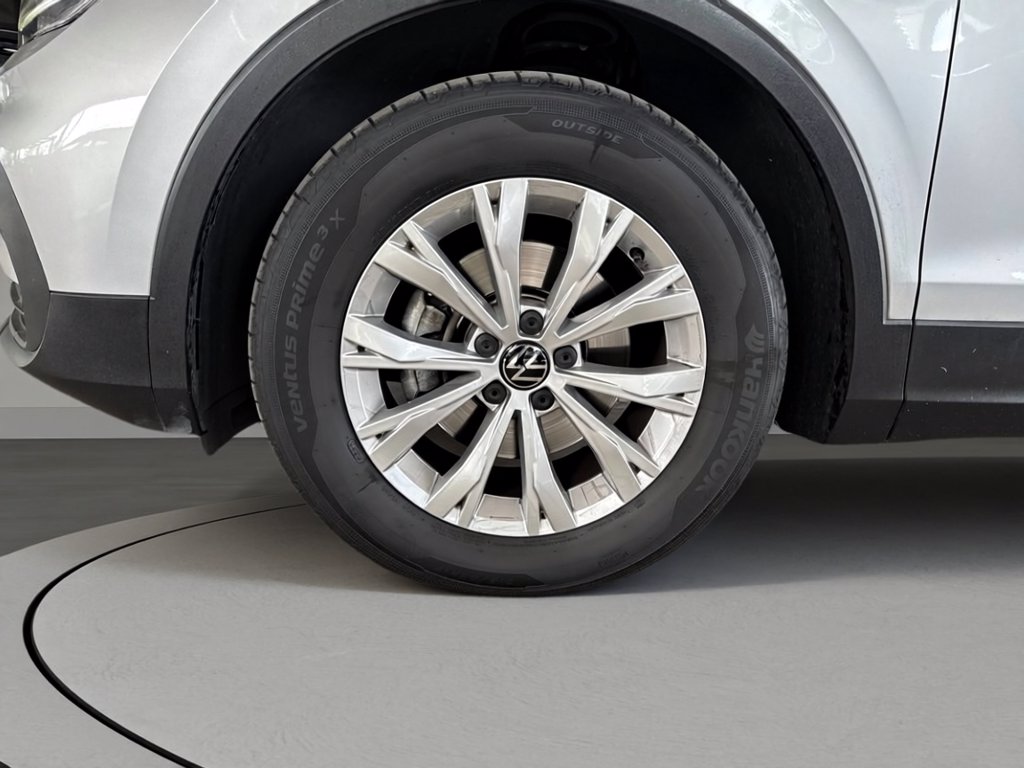 https://cdn-sm.caraffinity.it/images/vehicles/4726778/6/large