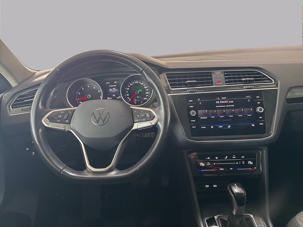 https://cdn-sm.caraffinity.it/images/vehicles/4726778/7/large