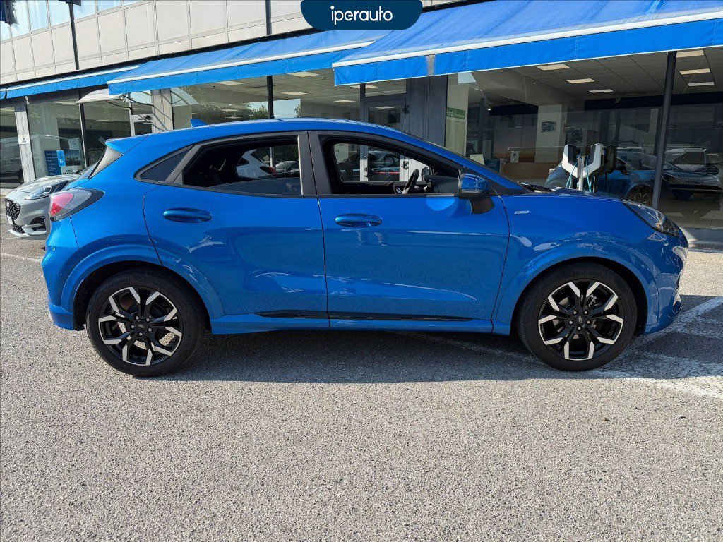 https://cdn-sm.caraffinity.it/images/vehicles/4727092/3/large
