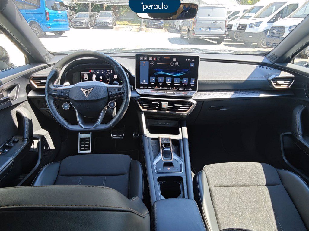 https://cdn-sm.caraffinity.it/images/vehicles/4727094/5/large