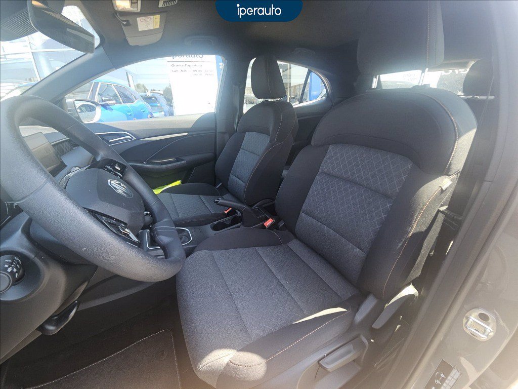 https://cdn-sm.caraffinity.it/images/vehicles/4727095/8/large