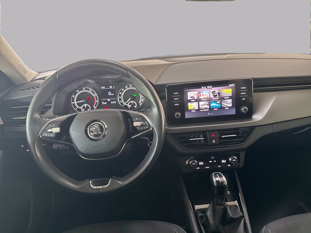 https://cdn-sm.caraffinity.it/images/vehicles/4728192/7/large