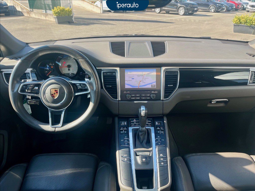https://cdn-sm.caraffinity.it/images/vehicles/4728929/7/large