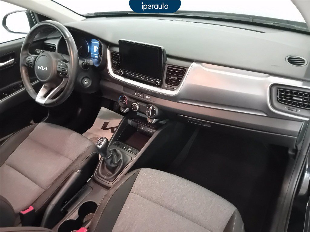 https://cdn-sm.caraffinity.it/images/vehicles/4730371/8/large