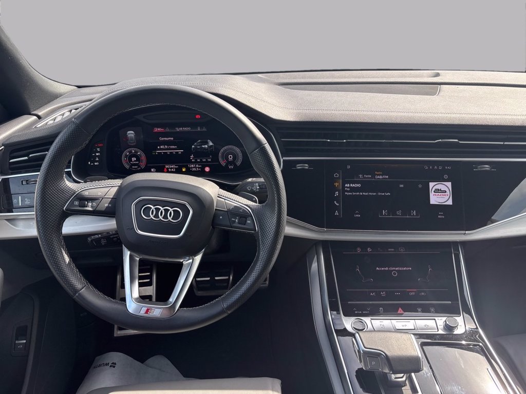 https://cdn-sm.caraffinity.it/images/vehicles/4730828/6/large