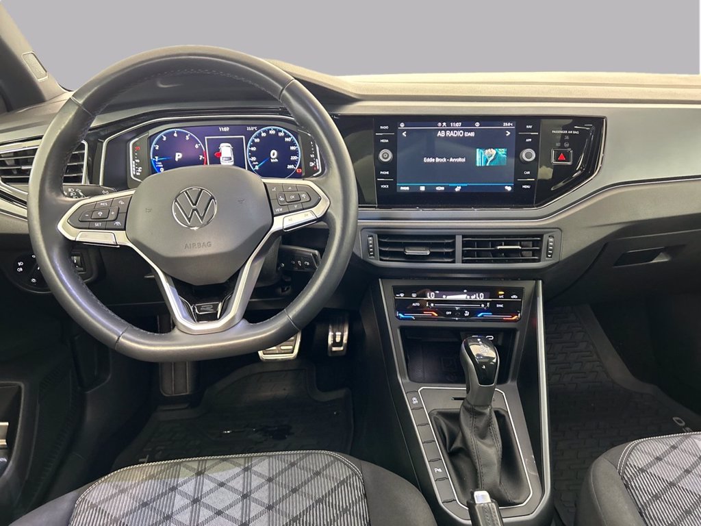 https://cdn-sm.caraffinity.it/images/vehicles/4731715/7/large