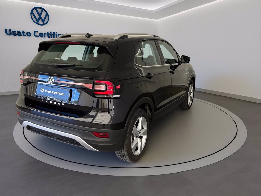 https://cdn-sm.caraffinity.it/images/vehicles/4731717/2/large