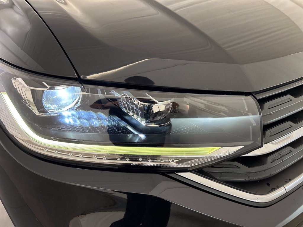 https://cdn-sm.caraffinity.it/images/vehicles/4731717/5/large