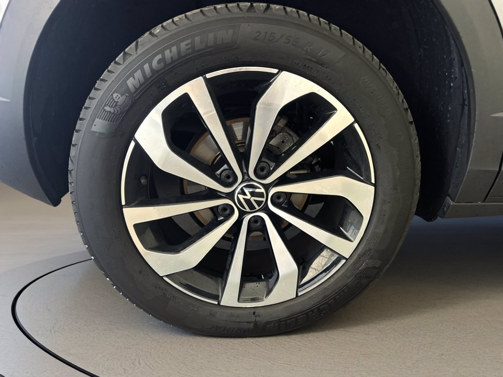 https://cdn-sm.caraffinity.it/images/vehicles/4731719/6/large