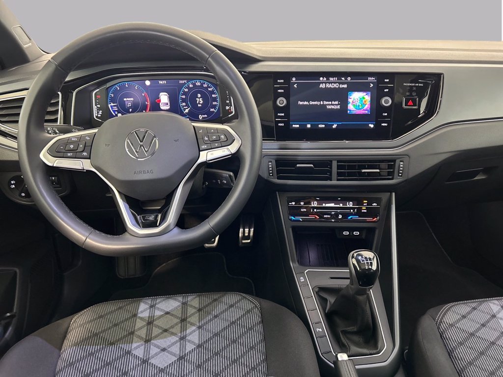 https://cdn-sm.caraffinity.it/images/vehicles/4731726/7/large