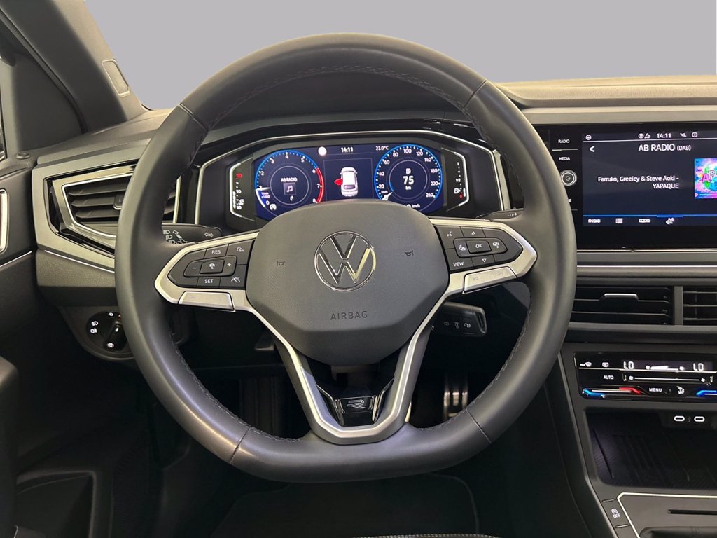 https://cdn-sm.caraffinity.it/images/vehicles/4731726/8/large