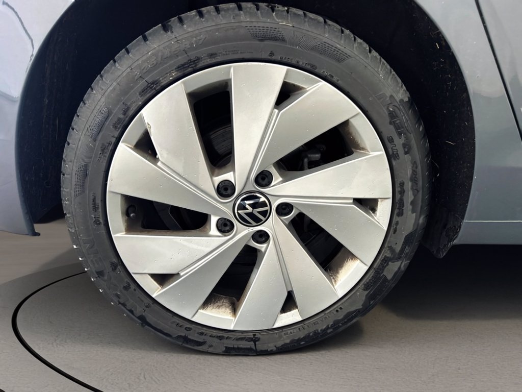 https://cdn-sm.caraffinity.it/images/vehicles/4731727/6/large