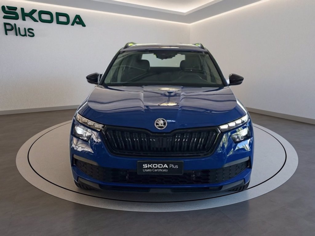 https://cdn-sm.caraffinity.it/images/vehicles/4731971/1/large