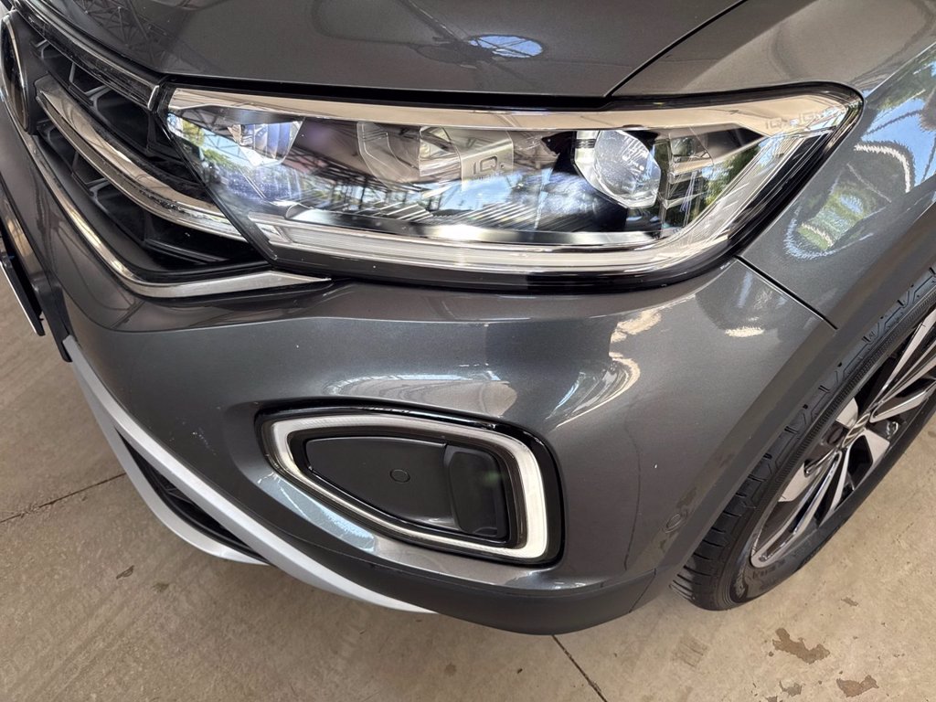 https://cdn-sm.caraffinity.it/images/vehicles/4731973/5/large