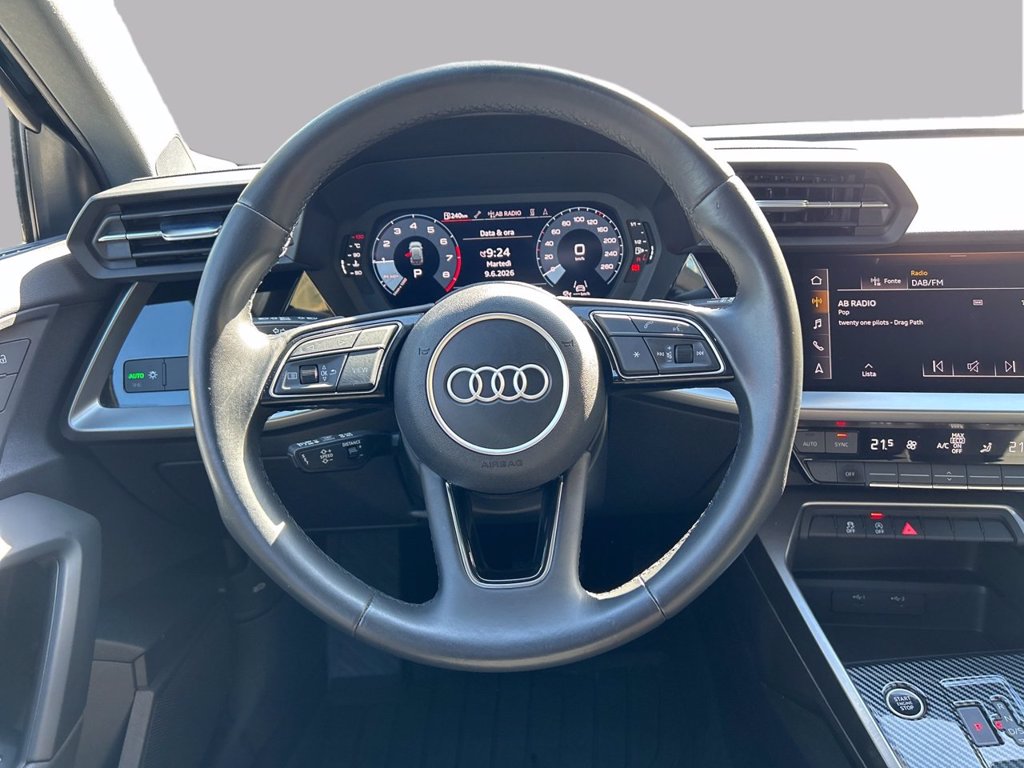 https://cdn-sm.caraffinity.it/images/vehicles/4732820/7/large