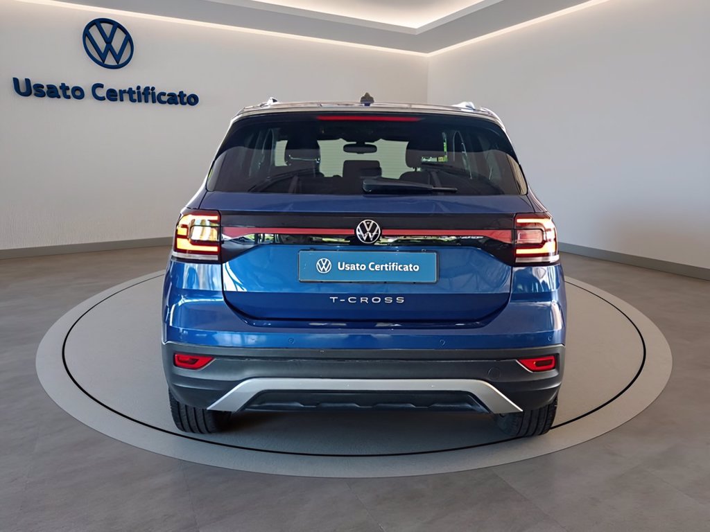 https://cdn-sm.caraffinity.it/images/vehicles/4732821/4/large