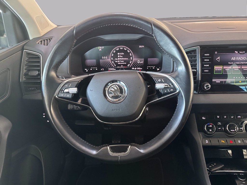 https://cdn-sm.caraffinity.it/images/vehicles/4732822/6/large