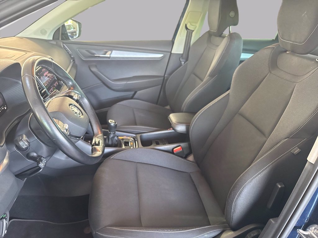 https://cdn-sm.caraffinity.it/images/vehicles/4732822/7/large