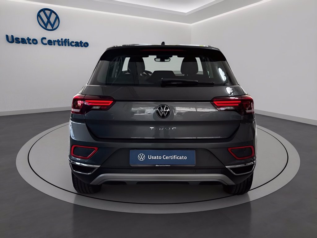 https://cdn-sm.caraffinity.it/images/vehicles/4734313/4/large