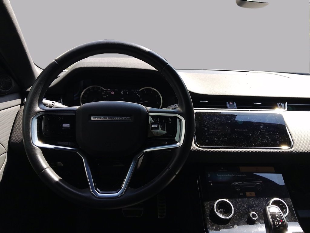 https://cdn-sm.caraffinity.it/images/vehicles/4734315/6/large