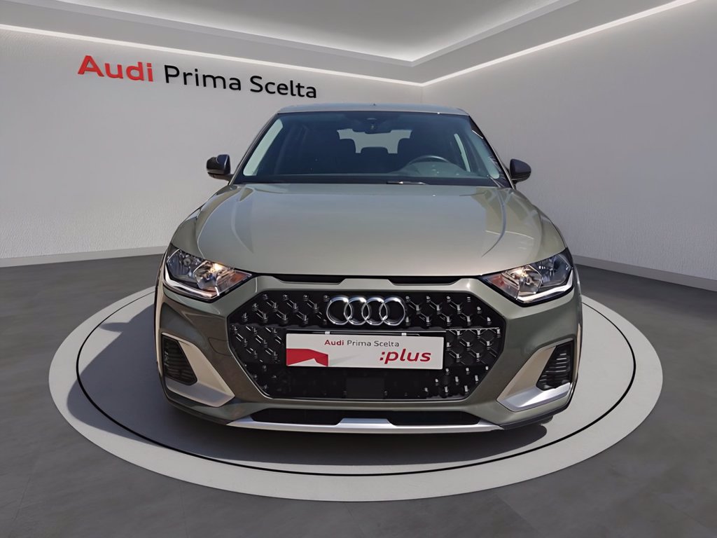 https://cdn-sm.caraffinity.it/images/vehicles/4735202/1/large