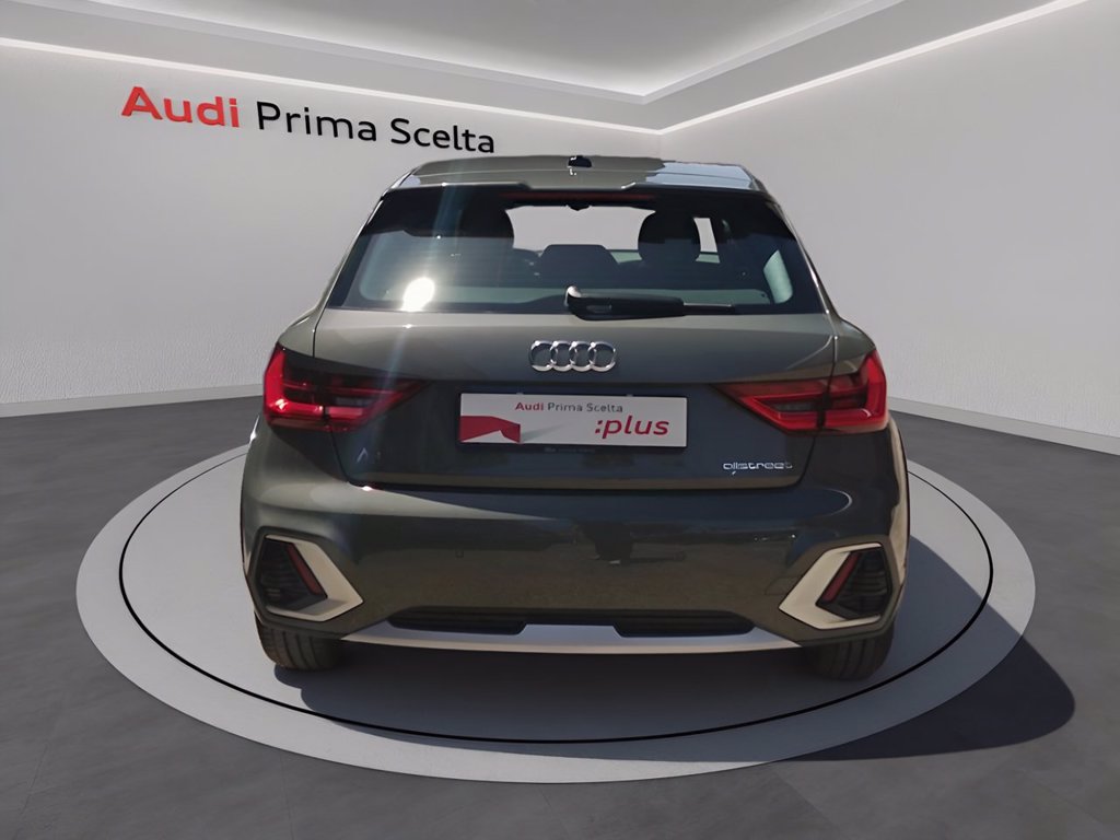 https://cdn-sm.caraffinity.it/images/vehicles/4735202/4/large