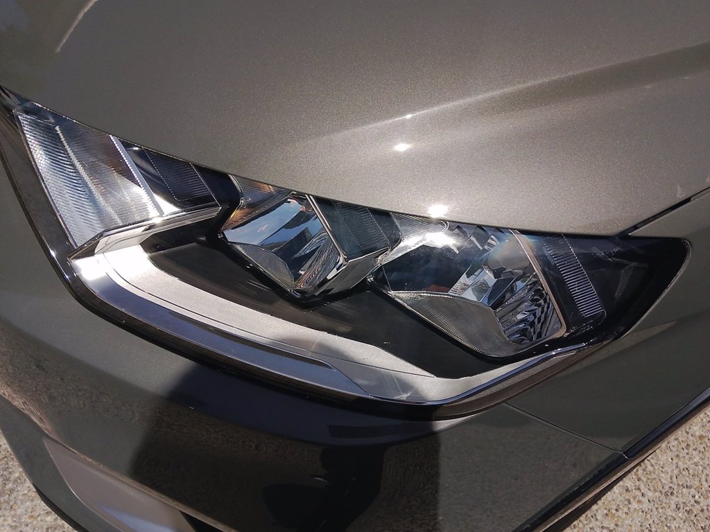 https://cdn-sm.caraffinity.it/images/vehicles/4735202/5/large