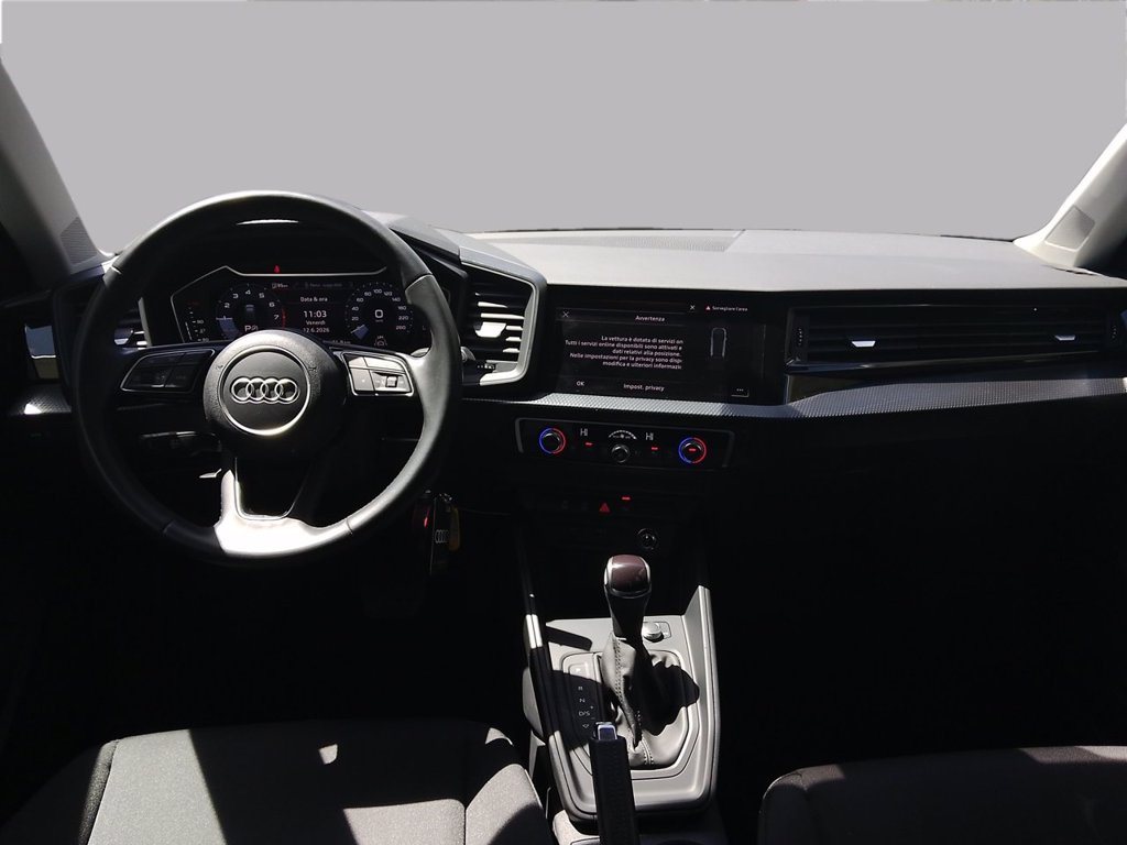 https://cdn-sm.caraffinity.it/images/vehicles/4735202/7/large