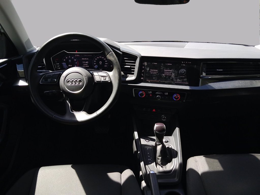 https://cdn-sm.caraffinity.it/images/vehicles/4736316/7/large