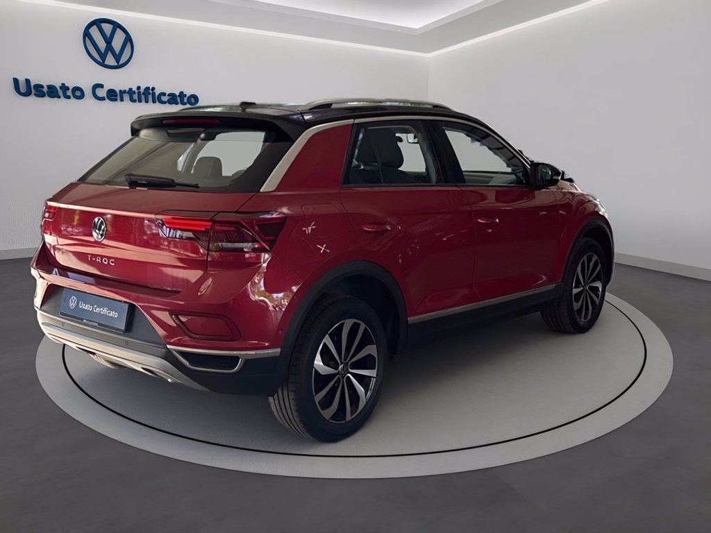 https://cdn-sm.caraffinity.it/images/vehicles/4736329/3/large
