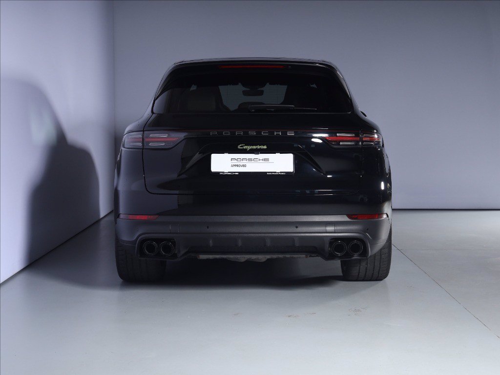 https://cdn-sm.caraffinity.it/images/vehicles/4736351/3/large