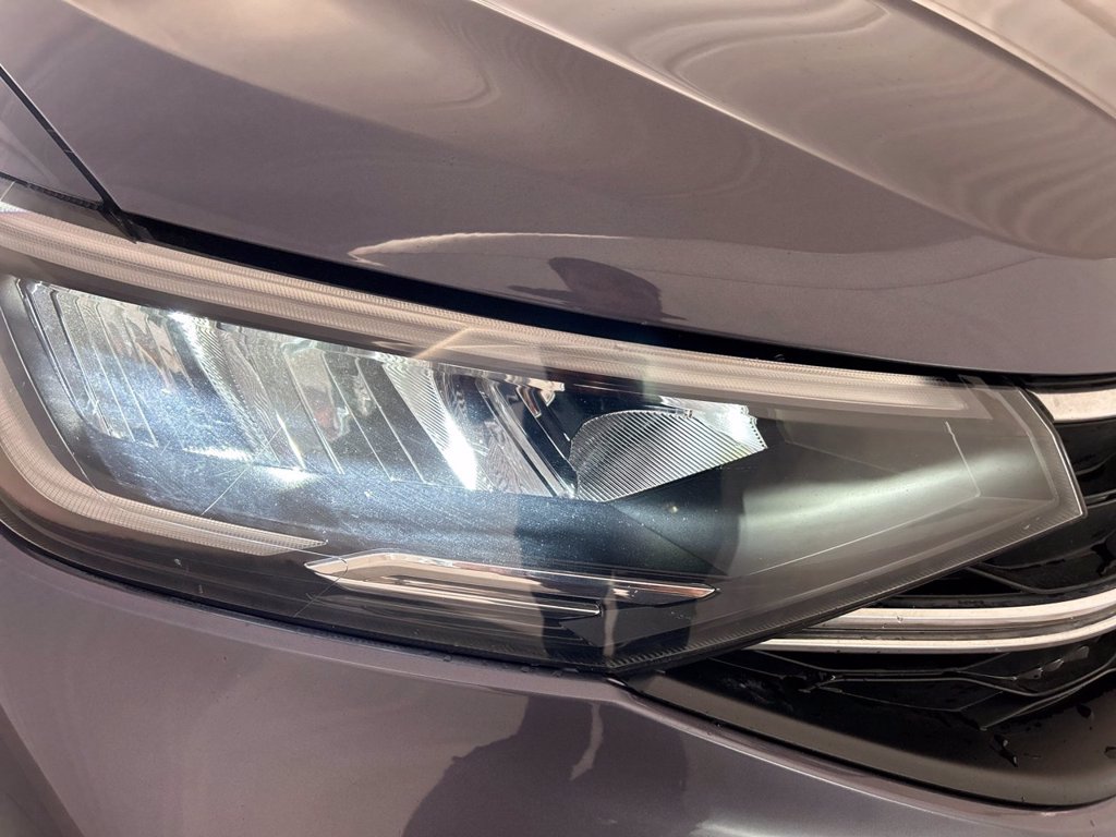 https://cdn-sm.caraffinity.it/images/vehicles/4736580/5/large