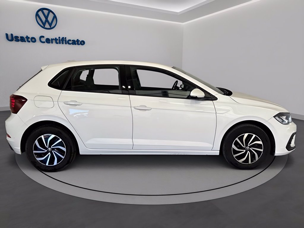 https://cdn-sm.caraffinity.it/images/vehicles/4736581/1/large