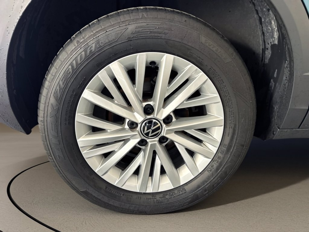 https://cdn-sm.caraffinity.it/images/vehicles/4736583/5/large