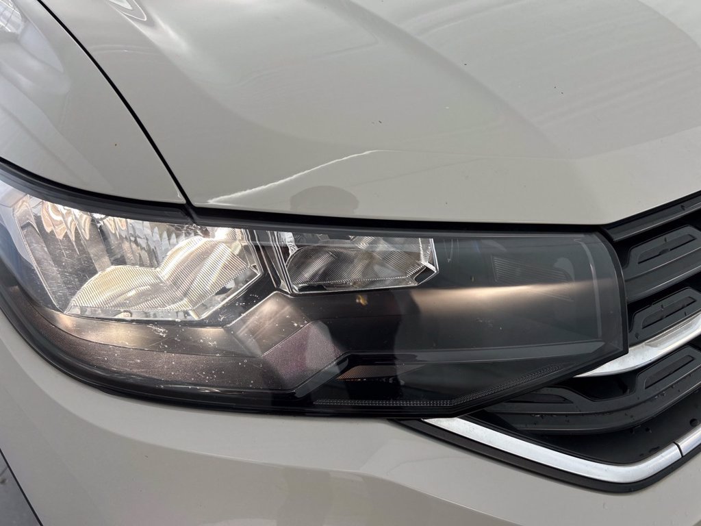 https://cdn-sm.caraffinity.it/images/vehicles/4736587/5/large