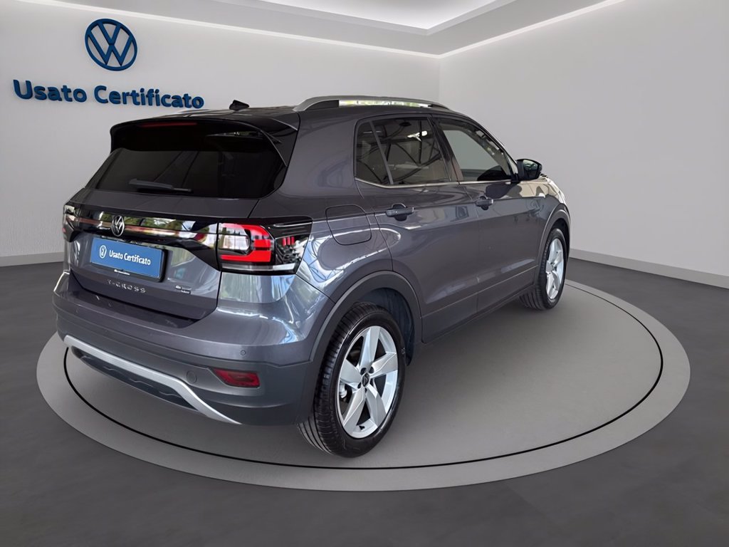 https://cdn-sm.caraffinity.it/images/vehicles/4736589/3/large