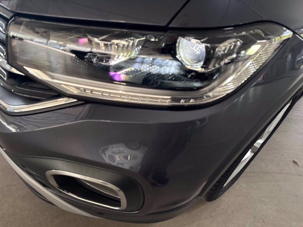 https://cdn-sm.caraffinity.it/images/vehicles/4736589/5/large