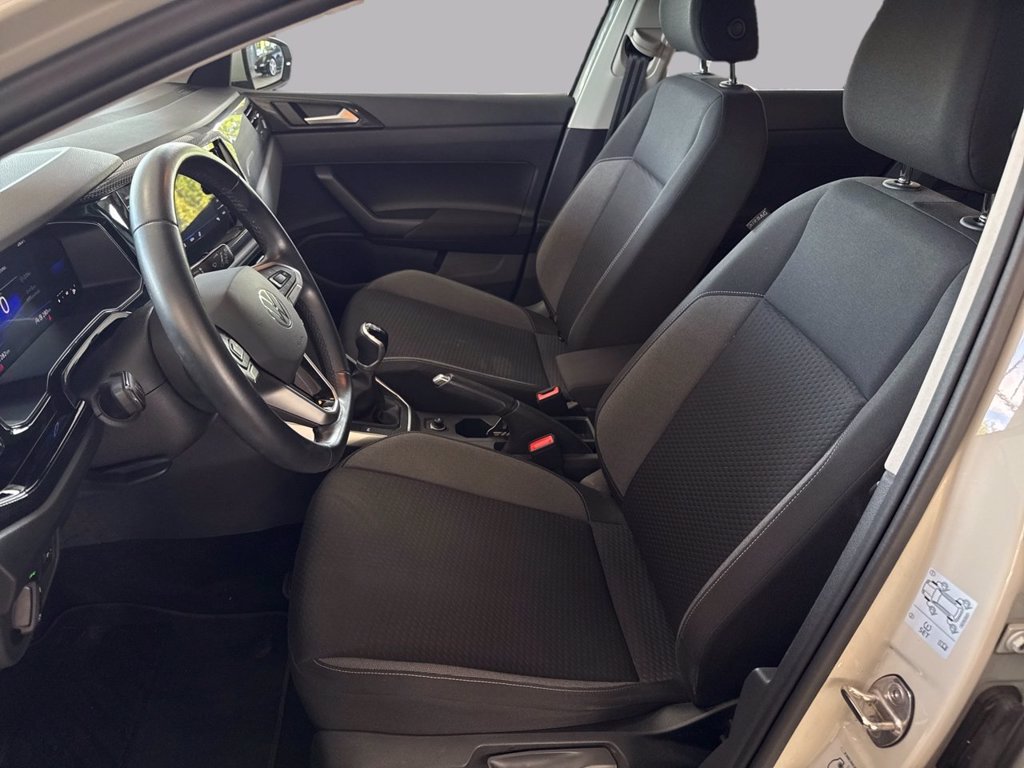 https://cdn-sm.caraffinity.it/images/vehicles/4736591/8/large