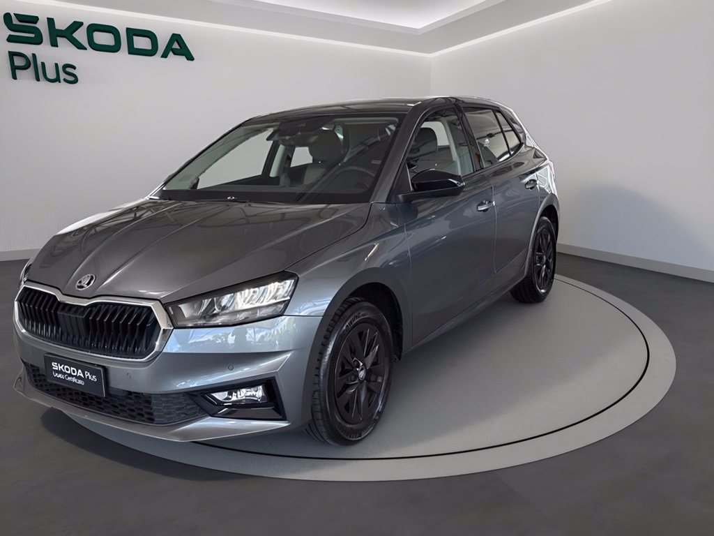 https://cdn-sm.caraffinity.it/images/vehicles/4736594/0/large?format=jpeg