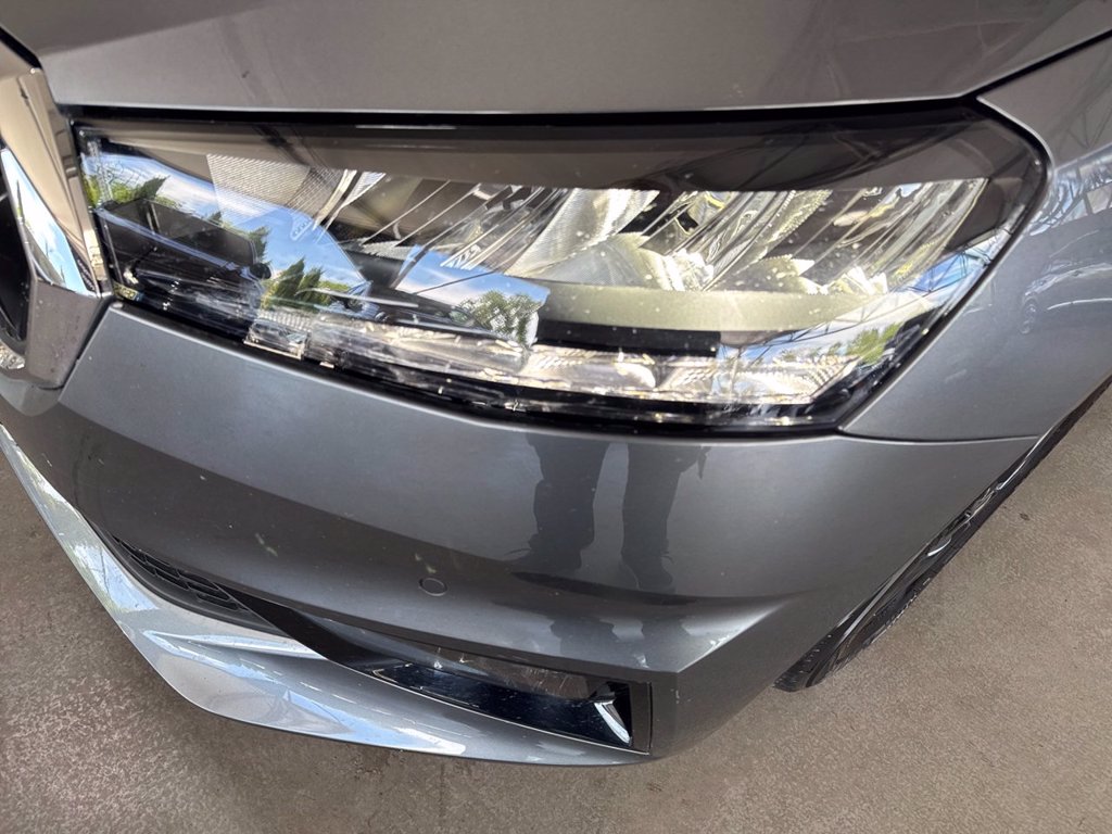 https://cdn-sm.caraffinity.it/images/vehicles/4736594/5/large