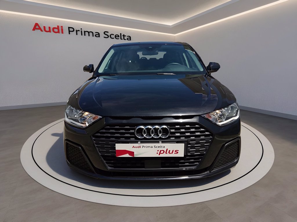 https://cdn-sm.caraffinity.it/images/vehicles/4736595/1/large