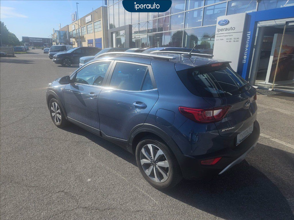 https://cdn-sm.caraffinity.it/images/vehicles/4736975/7/large